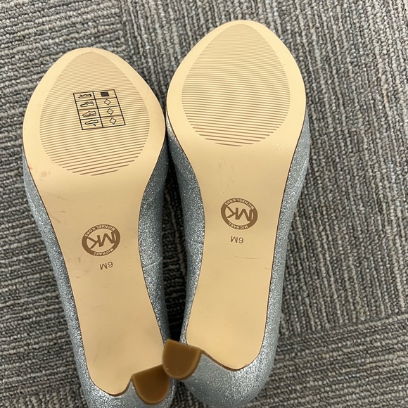 Michael Kors Silver Glitter Women's Platform Heels Wedding Formal Engagement - Picture 2 of 4